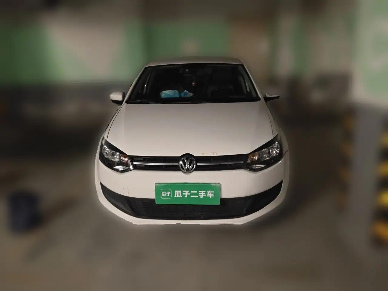 Volkswagen Polo 2013 1.4L Manual Fashion Edition — миниатюра 2