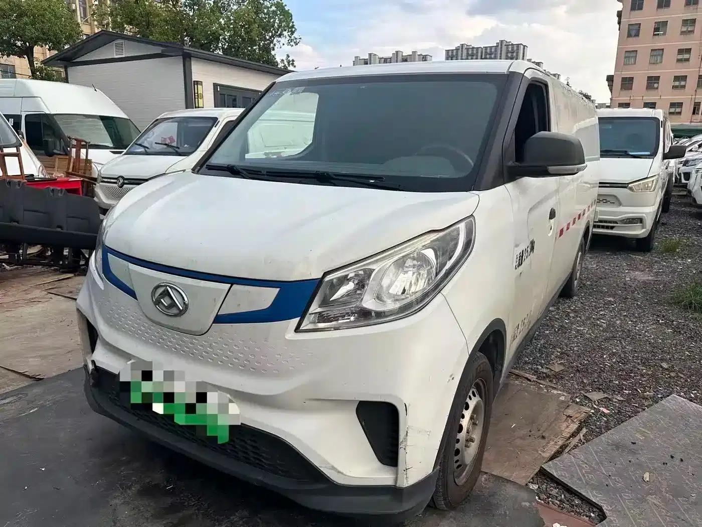 Maxus EV30 2019 Urban Logistics Vehicle Intelligent Connected Edition Long Wheelbase Menguli 35kWh — миниатюра 3