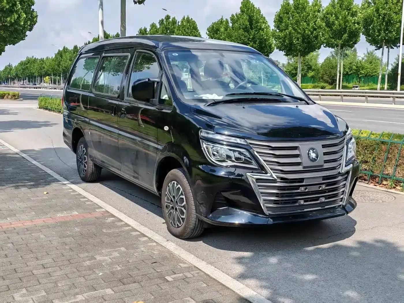 Lingzhi New Energy 2025 Model, 110km Range Extended, Basic 5-Seater — миниатюра 3