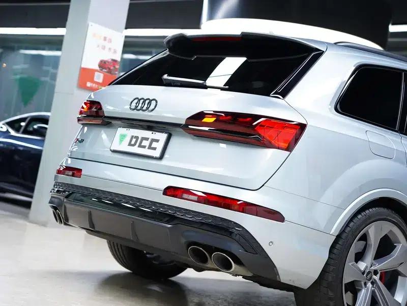 Audi SQ7 2024 4.0 TFSI Dark Knight Edition — миниатюра 14
