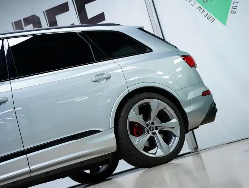 Audi SQ7 2024 4.0 TFSI Dark Knight Edition — миниатюра 19