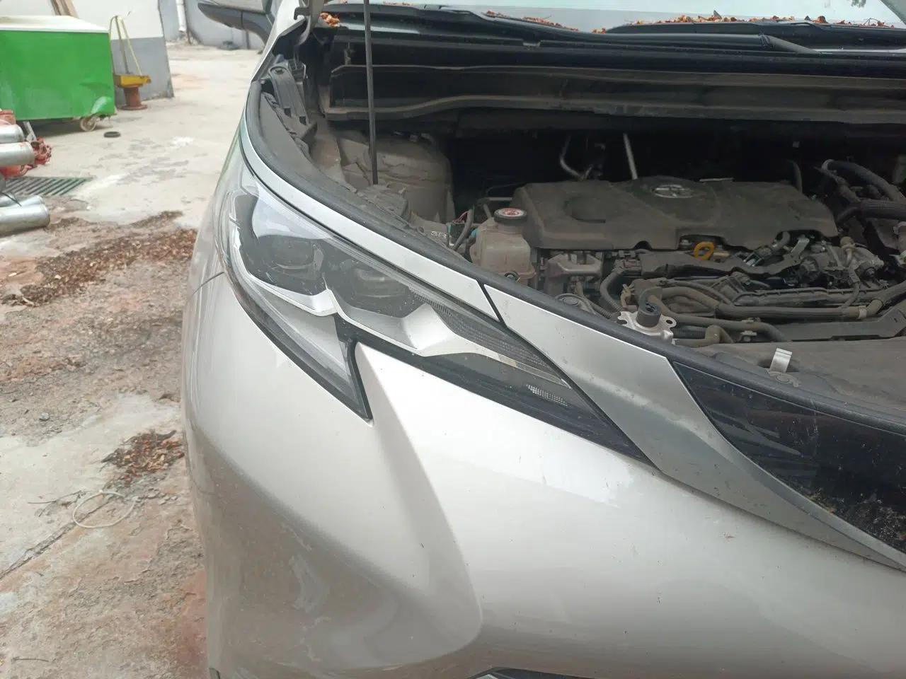 Toyota SIENNA 2024 2.5L Hybrid Platinum Edition — миниатюра 7