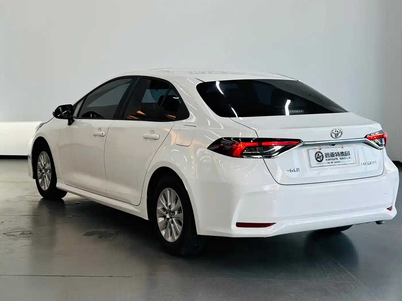 2021 Toyota Corolla TNGA 1.5L CVT Elite Edition — миниатюра 4