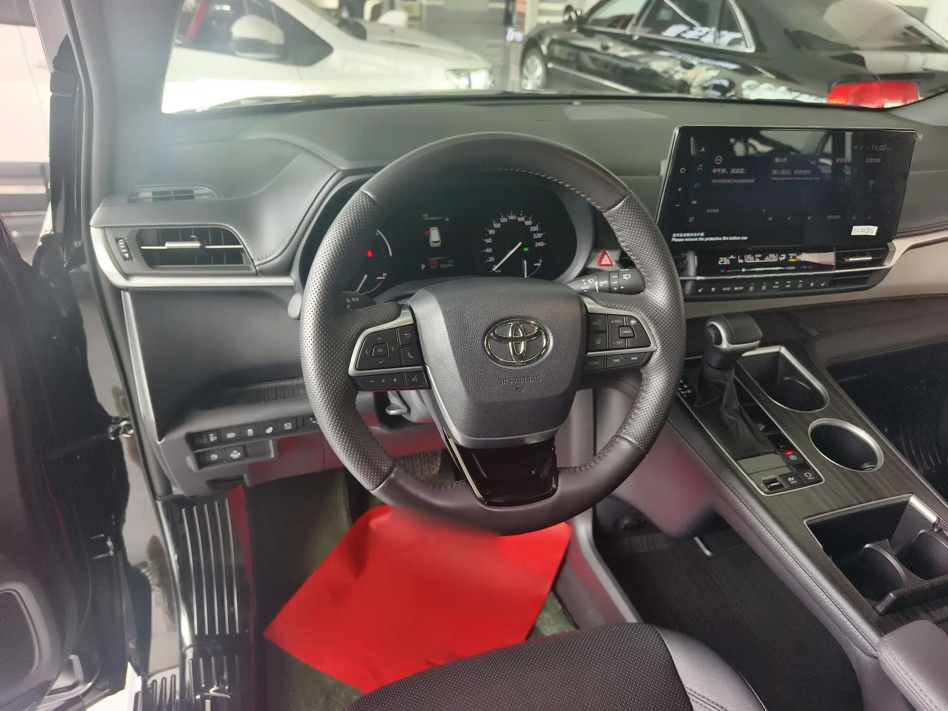 Toyota Granvia 2023 2.5L Hybrid Prestige VIP Edition — миниатюра 8