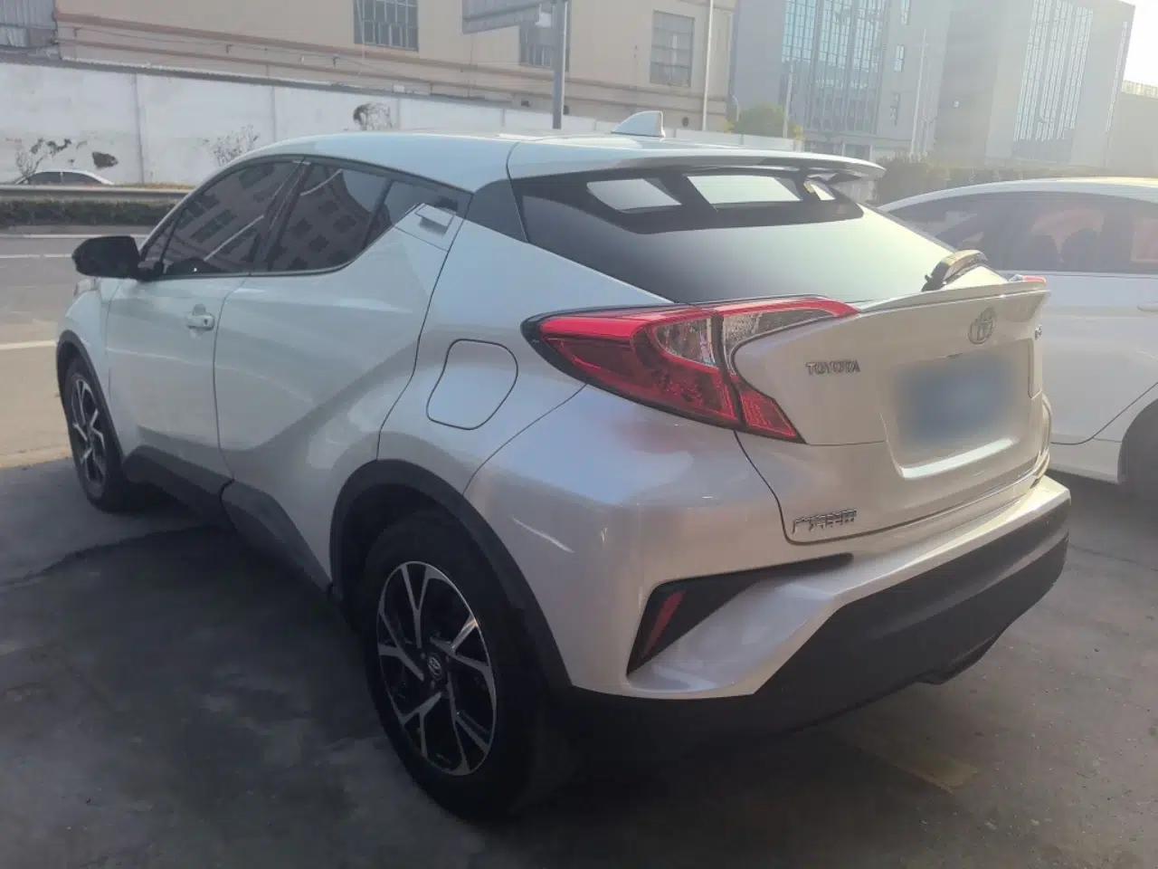 Toyota C-HR 2018 2.0L Leading with Sunroof China VI Standard — миниатюра 4