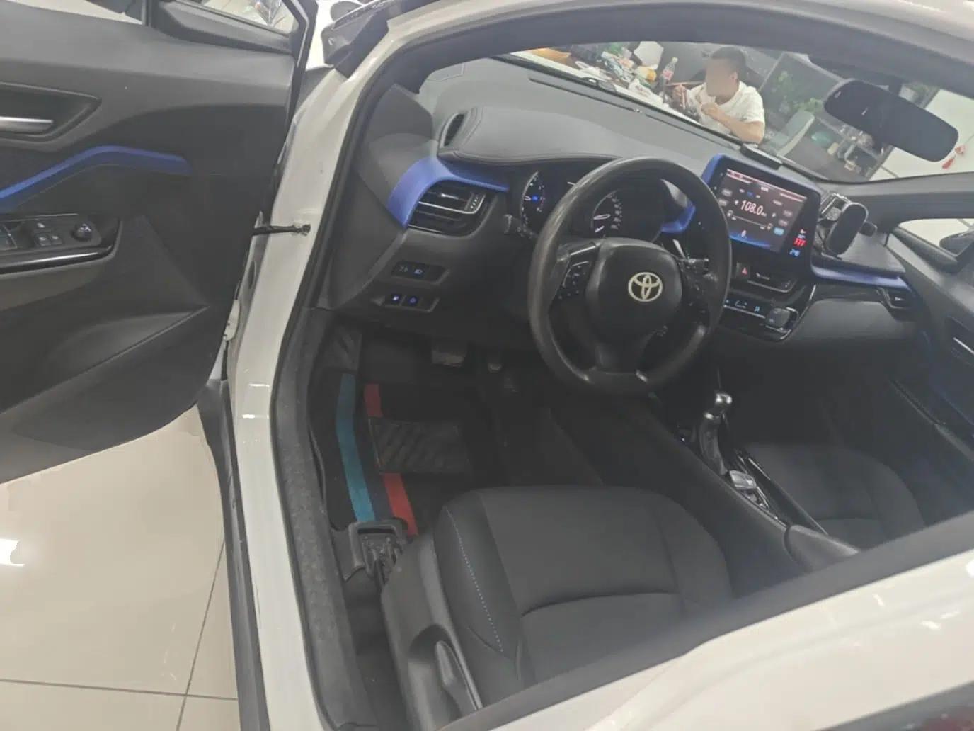 Toyota C-HR 2020 2.0L Leading Edition — миниатюра 23