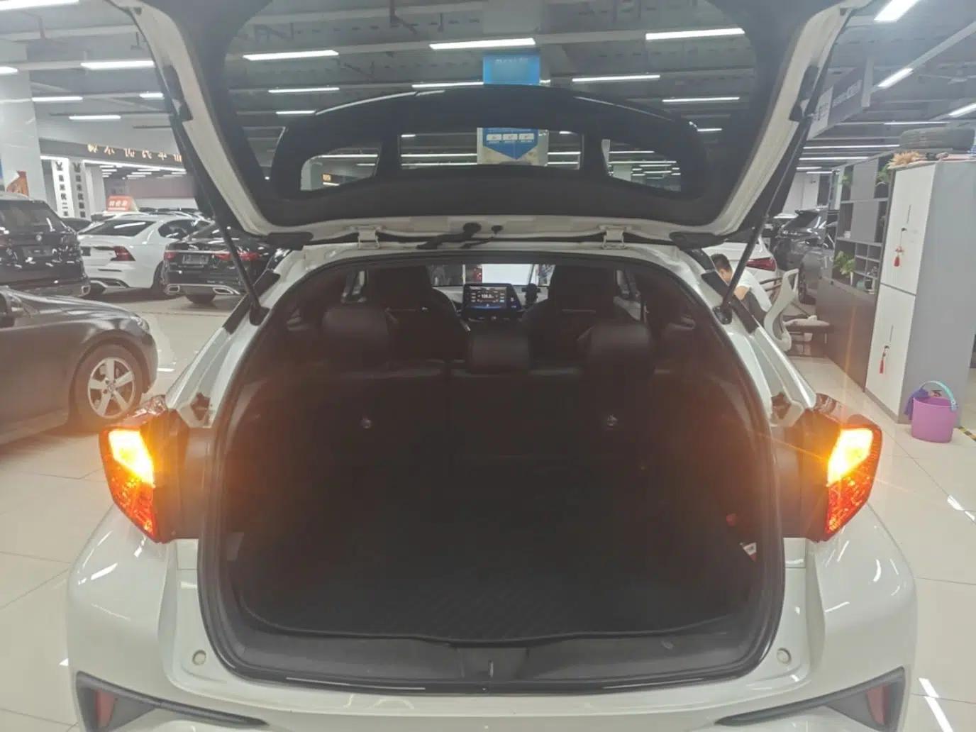 Toyota C-HR 2020 2.0L Leading Edition — миниатюра 27
