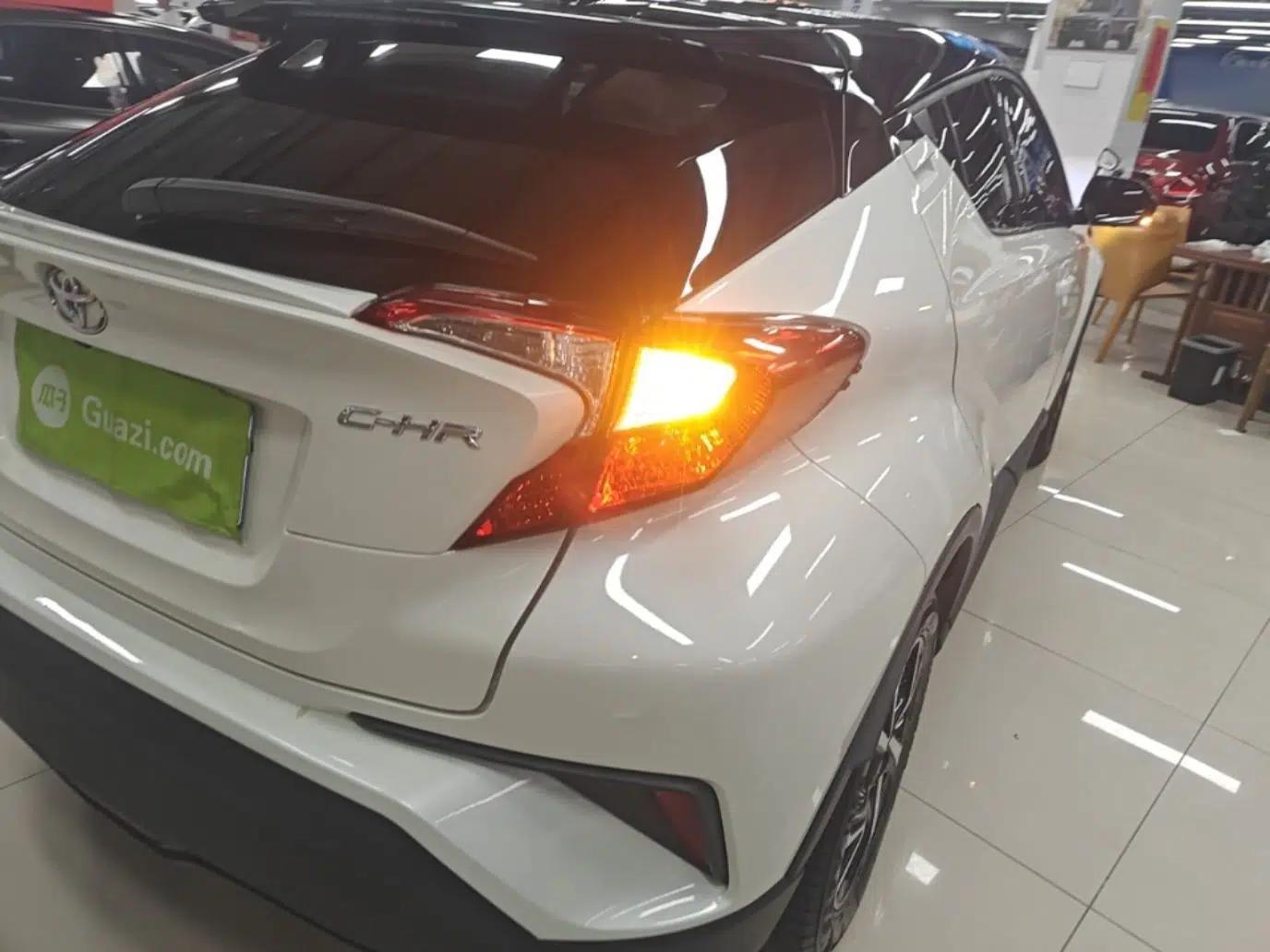 Toyota C-HR 2020 2.0L Leading Edition — миниатюра 9