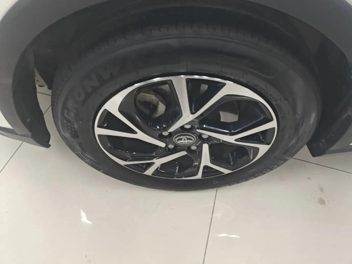Toyota C-HR 2020 2.0L Leading Edition — миниатюра 10