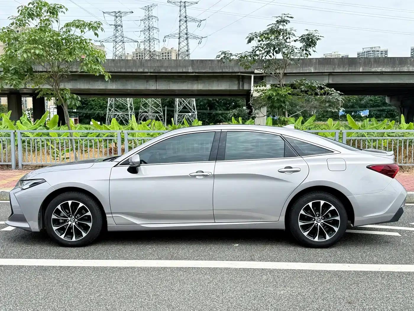 2023 Toyota Avalon 2.5L Luxury Edition — миниатюра 2