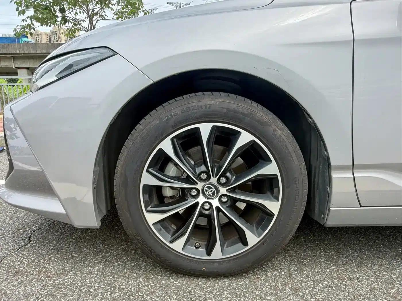 2023 Toyota Avalon 2.5L Luxury Edition — миниатюра 4