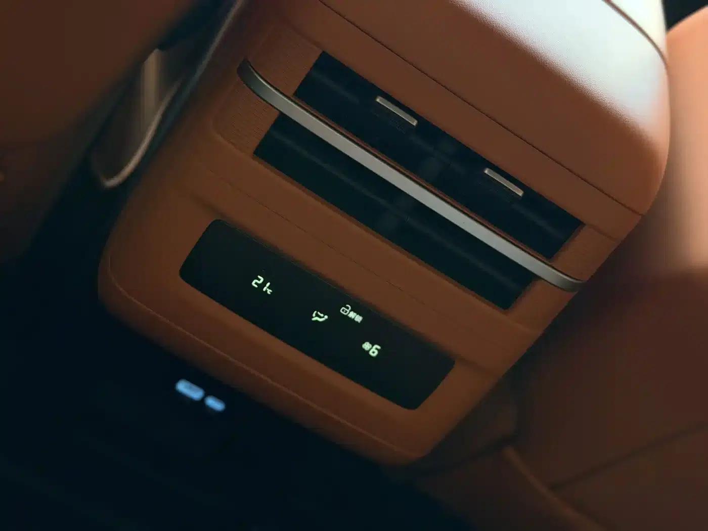 Titanium 7 2025 Model 190KM 4WD Ultra Edition — миниатюра 14
