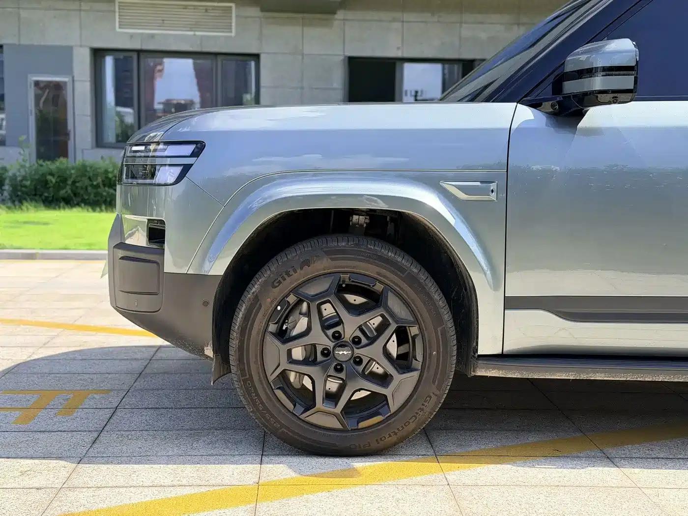 Titanium 7 2025 Model 190KM 4WD Ultra Edition — миниатюра 7