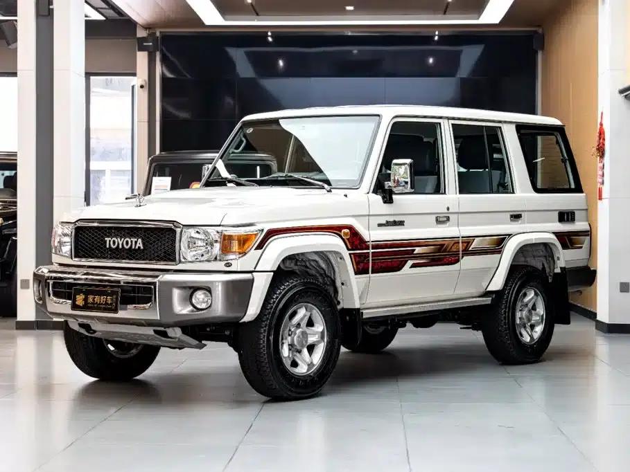 Land Cruiser (Imported) LC76 2023 Model 4.0L Manual — миниатюра 1