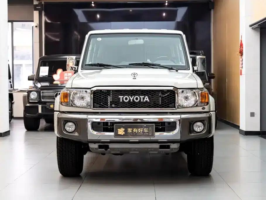 Land Cruiser (Imported) LC76 2023 Model 4.0L Manual — миниатюра 2