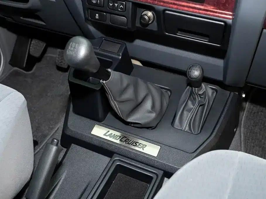 Land Cruiser (Imported) LC76 2023 Model 4.0L Manual — миниатюра 14