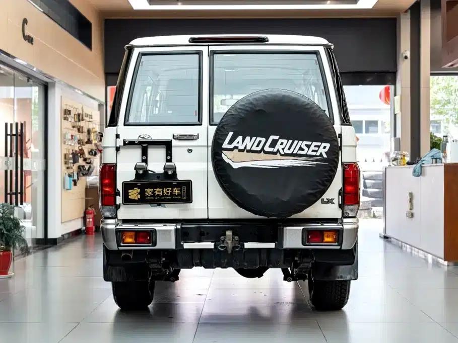 Land Cruiser (Imported) LC76 2023 Model 4.0L Manual — миниатюра 5
