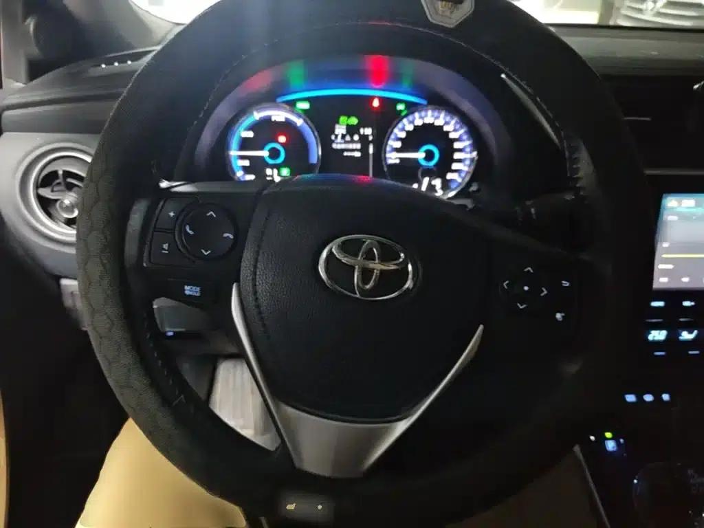 Corolla Hybrid E+ 2019 1.8L E-CVT Luxury Edition — миниатюра 11