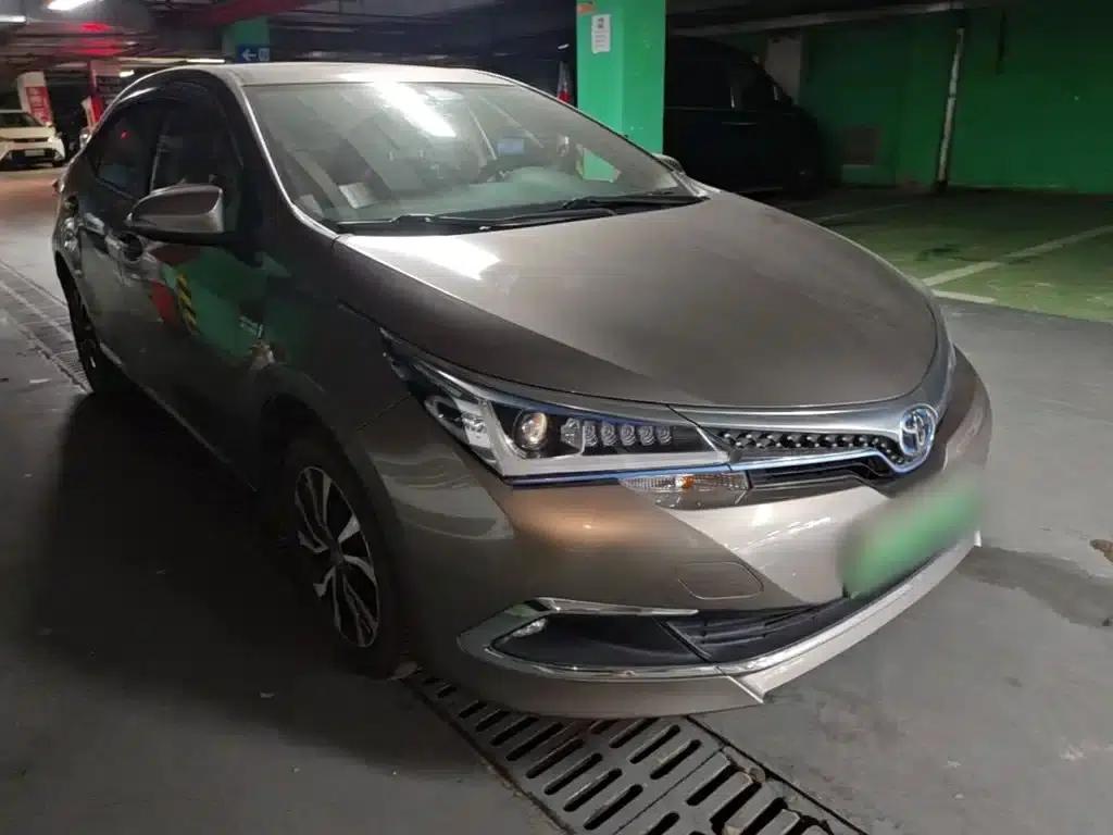 Corolla Hybrid E+ 2019 1.8L E-CVT Luxury Edition — миниатюра 4