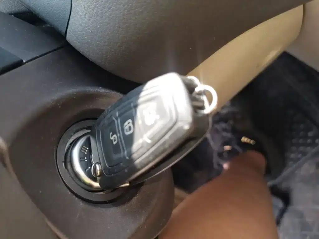 Ford Focus 2012 Sedan 1.6L Automatic Comfort — миниатюра 9