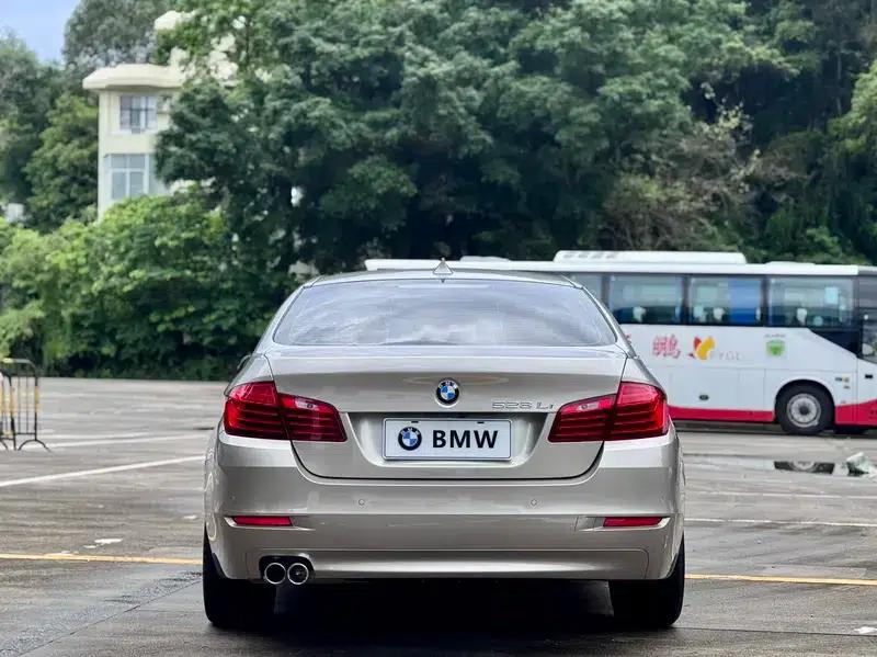 BMW 5 Series 2017 528Li Leading Edition — миниатюра 5