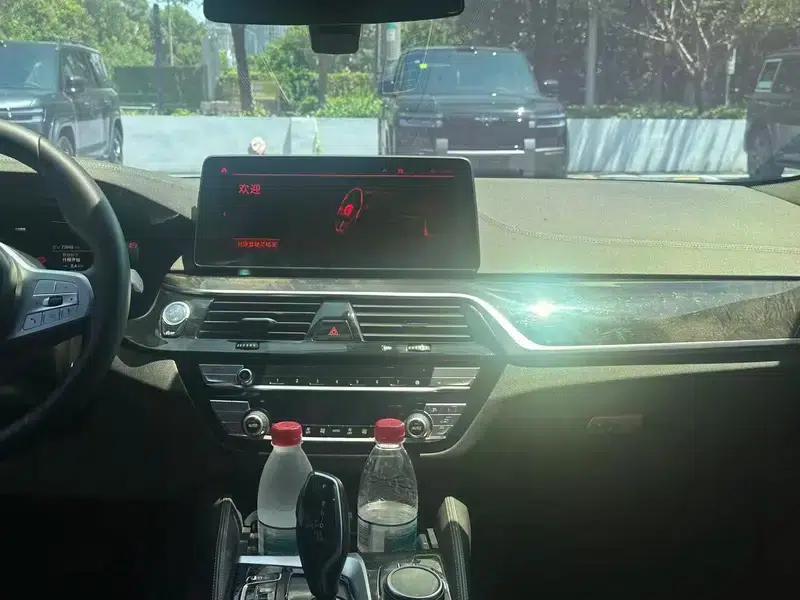 2023 BMW 5 Series Facelift 530Li Leading Edition M Sport Package — миниатюра 10