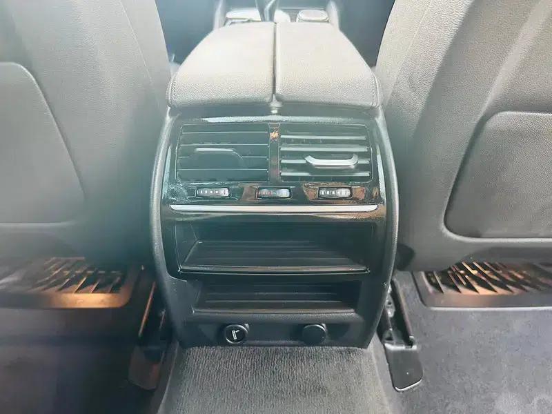 2018 BMW 5 Series 525Li M Sport Package — миниатюра 7