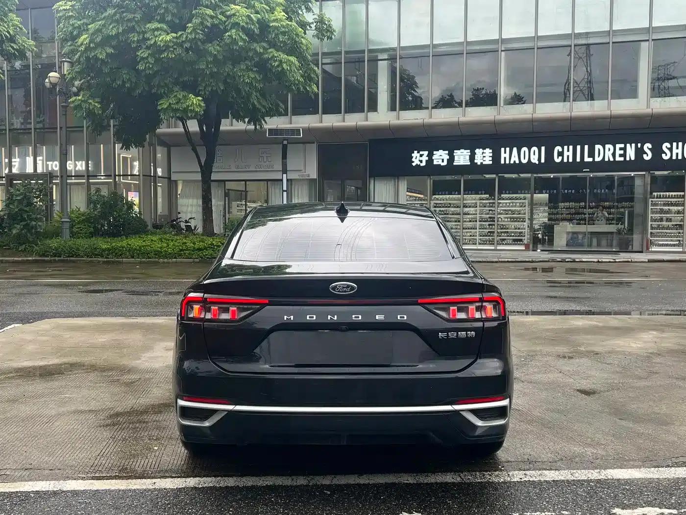 2023 Ford Mondeo EcoBoost 245 Luxury — миниатюра 4