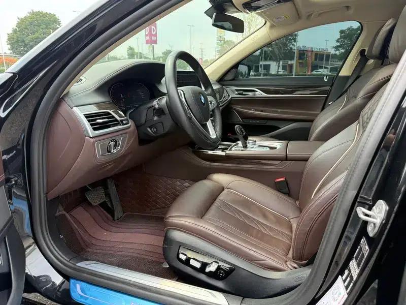2019 BMW 7 Series 730Li Luxury Package — миниатюра 12