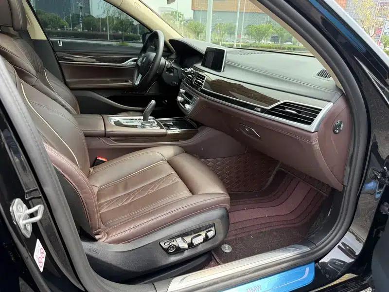 2019 BMW 7 Series 730Li Luxury Package — миниатюра 8
