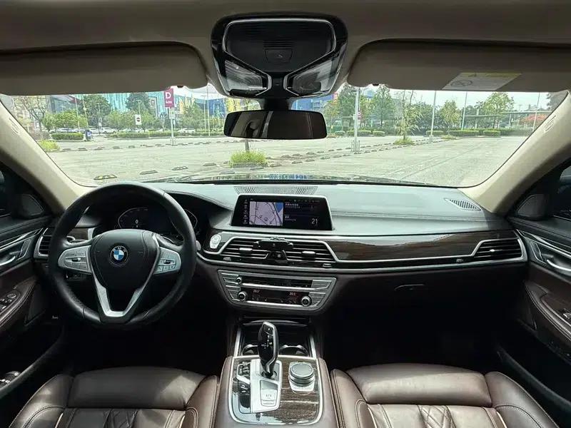 2019 BMW 7 Series 730Li Luxury Package — миниатюра 10