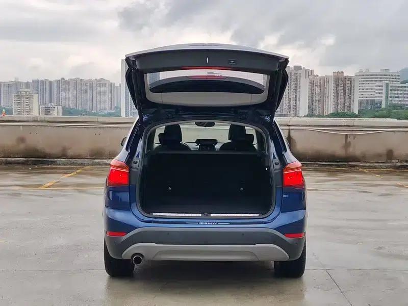 BMW X1 2018 sDrive18Li Fashion Edition — миниатюра 8