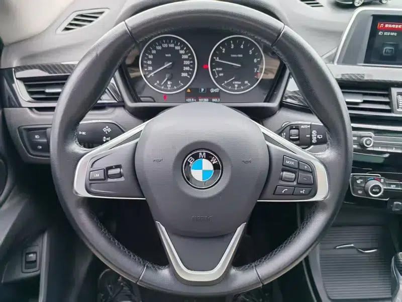 BMW X1 2018 sDrive18Li Fashion Edition — миниатюра 10