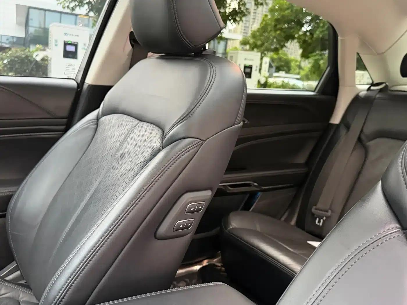 2019 Taurus EcoBoost 245 Premium Edition — миниатюра 11