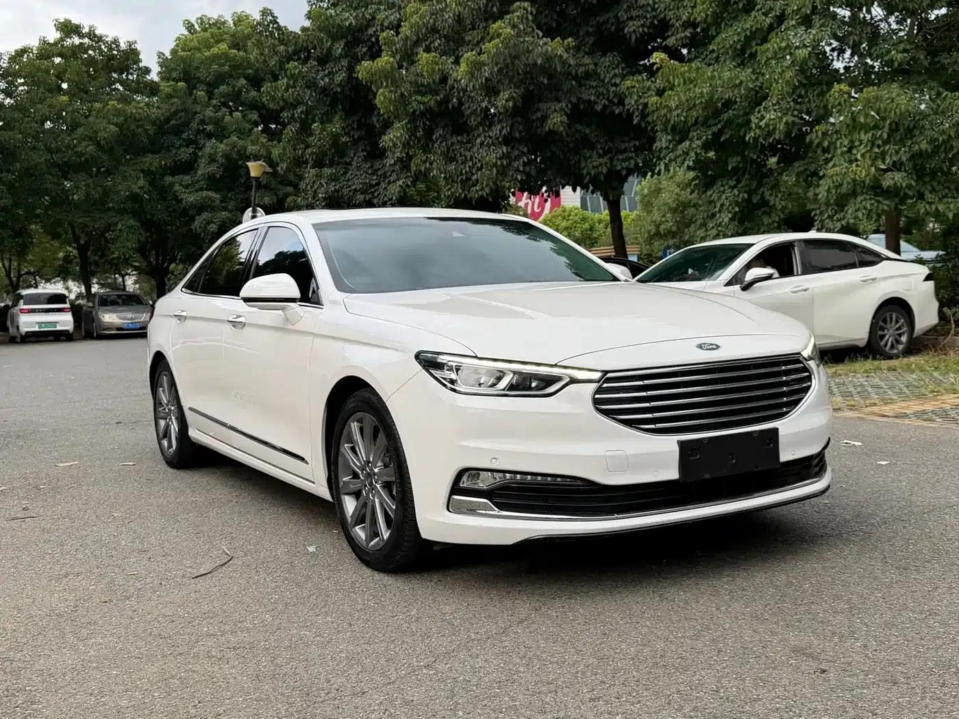 2019 Taurus EcoBoost 245 Premium Edition — миниатюра 3
