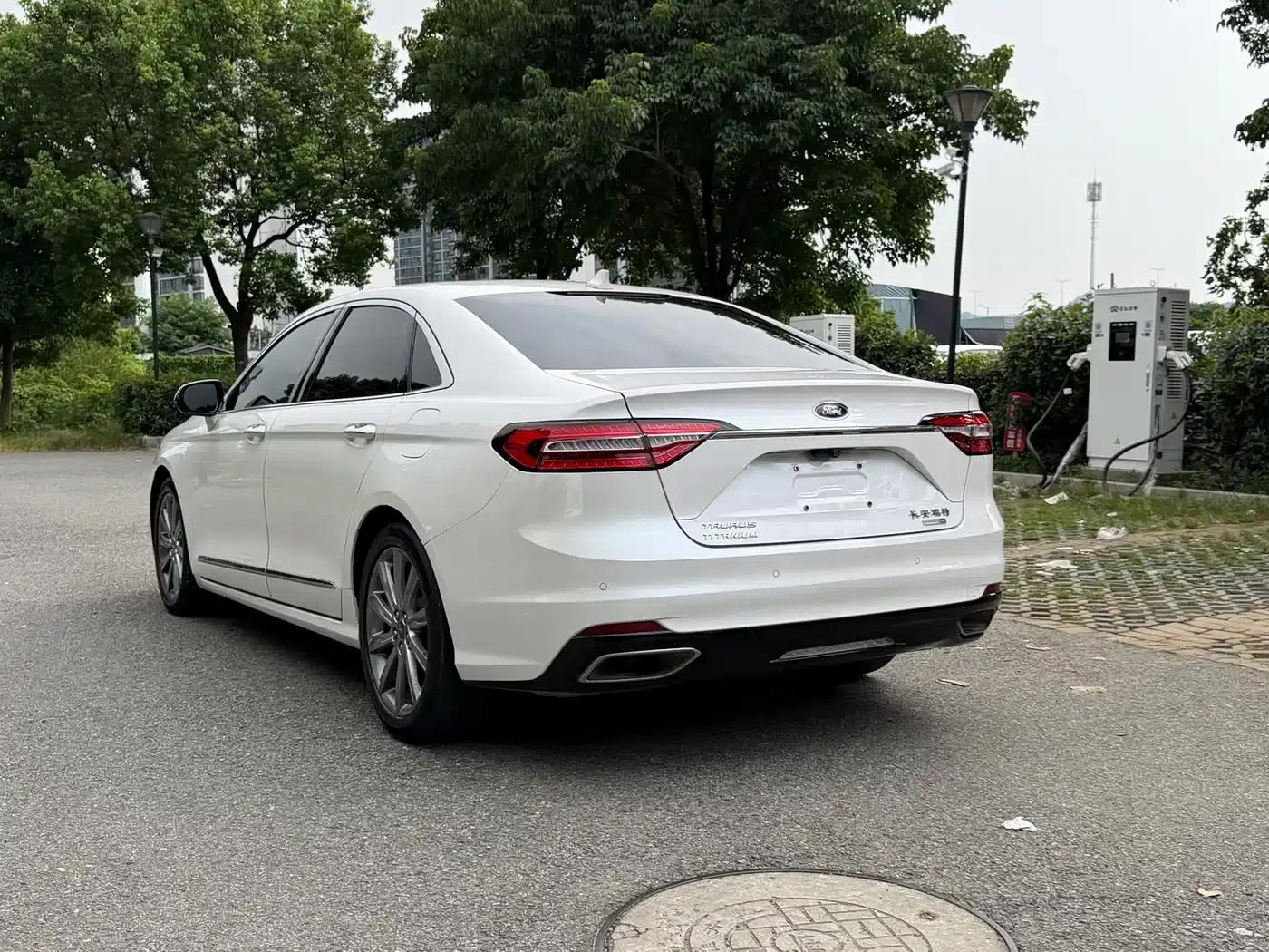 2019 Taurus EcoBoost 245 Premium Edition — миниатюра 21