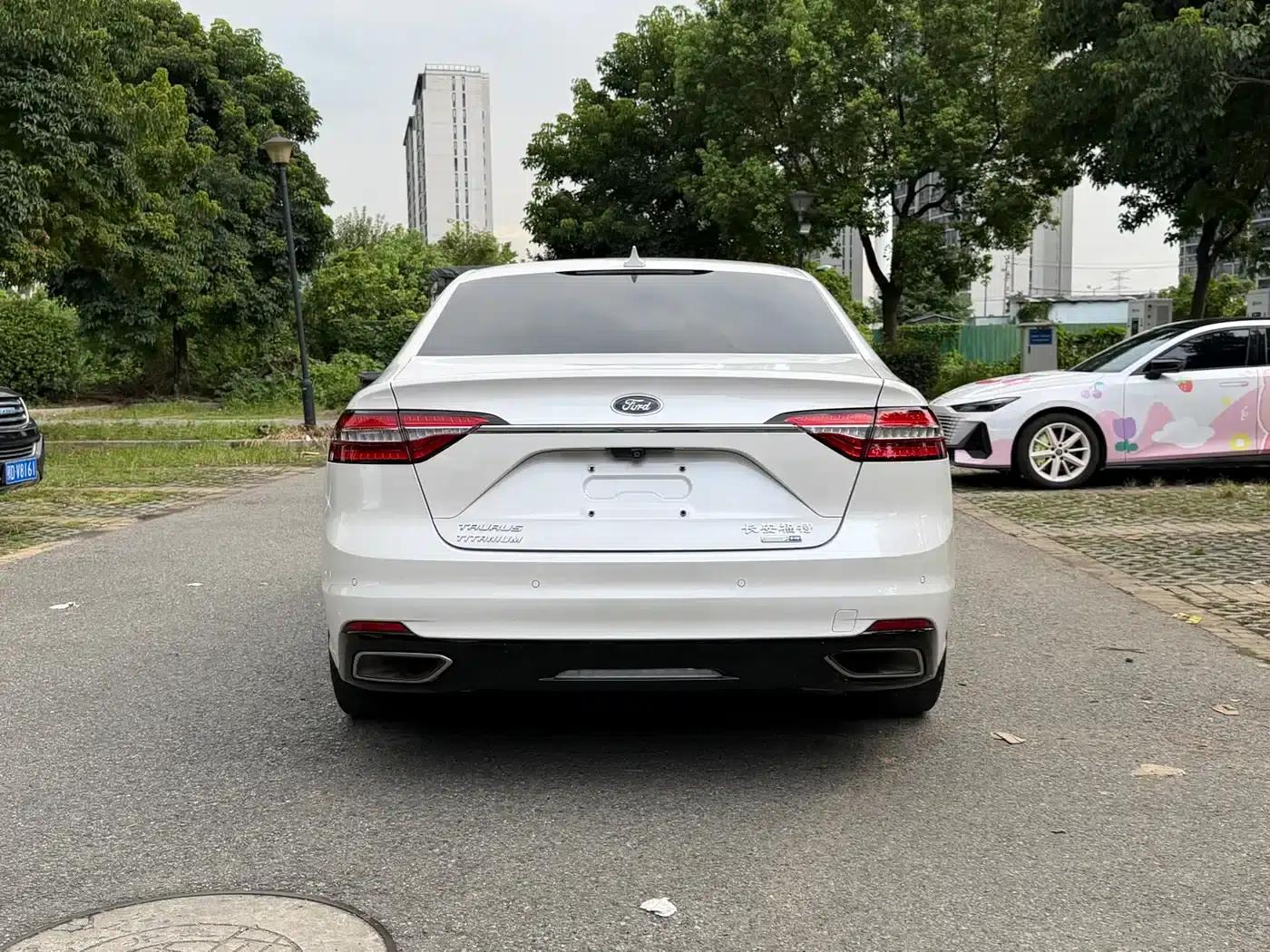 2019 Taurus EcoBoost 245 Premium Edition — миниатюра 22