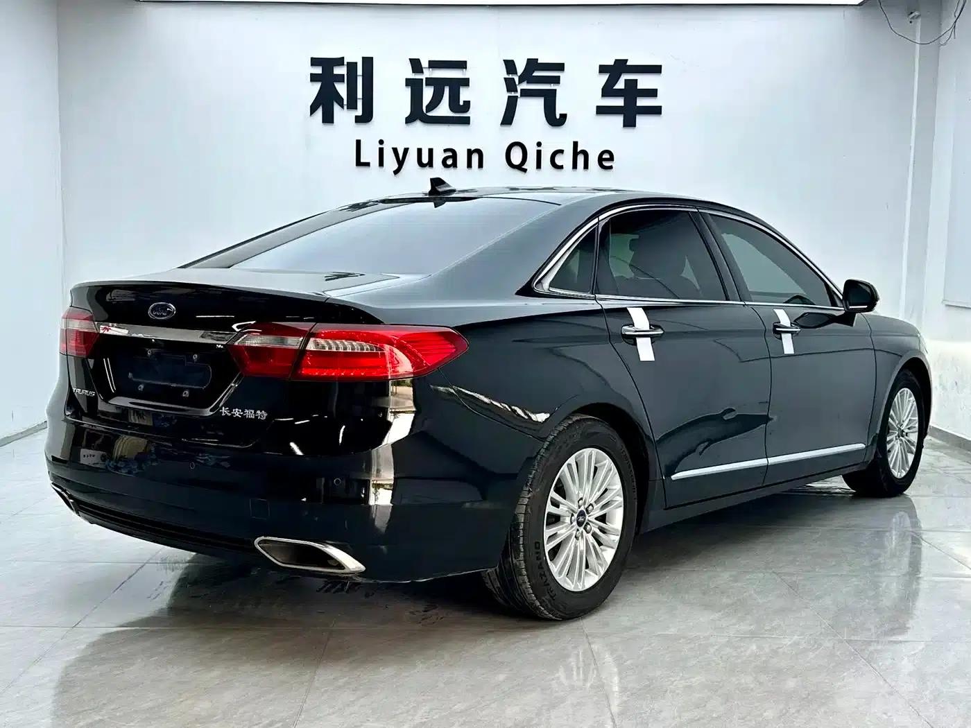 2017 Taurus Facelift EcoBoost 245 Fashion Edition — миниатюра 14