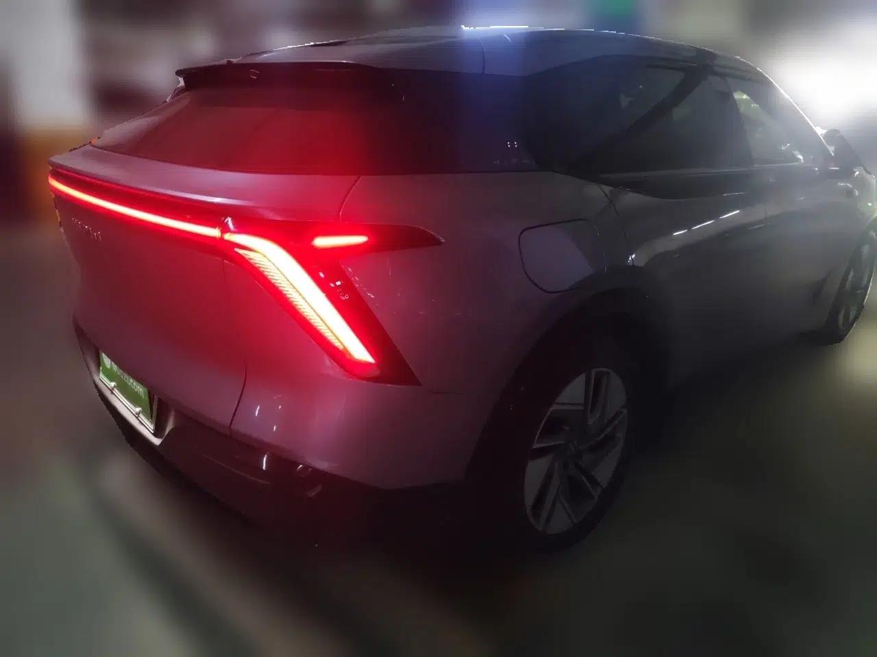 HiPhi Y 2023 560 km Pioneer Edition — миниатюра 6