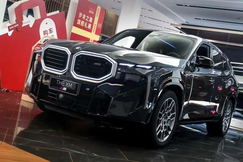 BMW XM 2023 50e — миниатюра 1