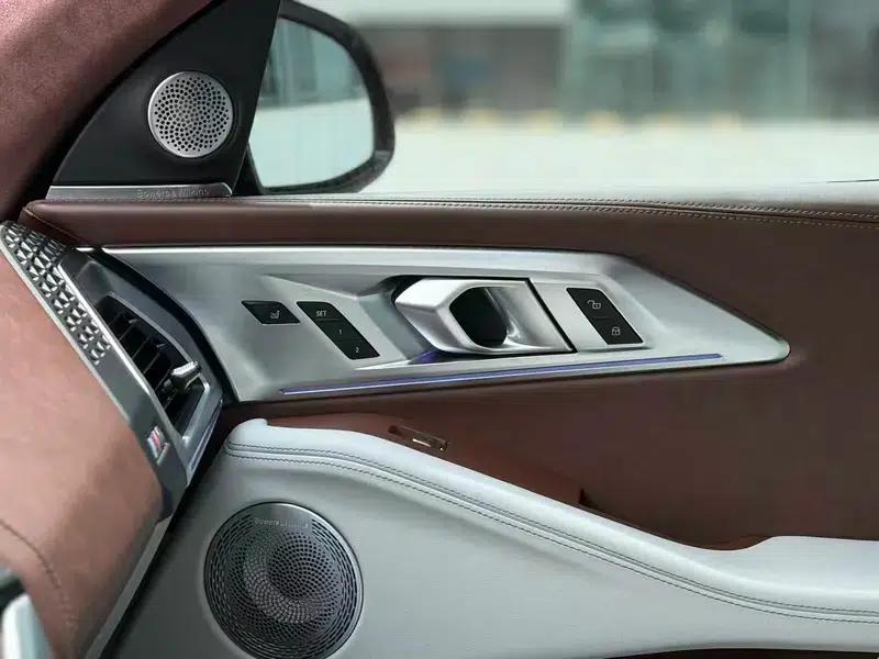 BMW XM 2023 50e — миниатюра 10