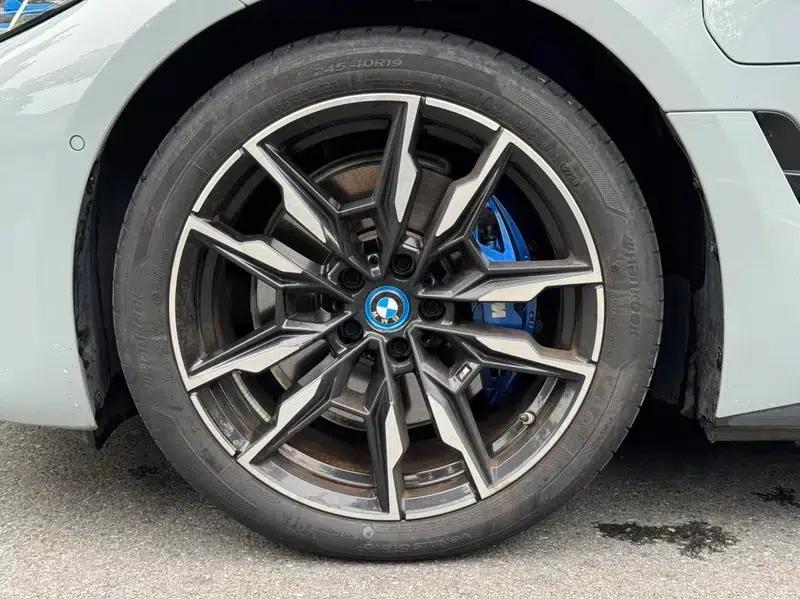 BMW i4 2022 M50 — миниатюра 11