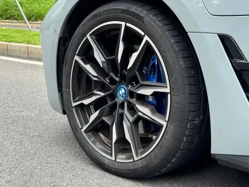 BMW i4 2022 M50 — миниатюра 10