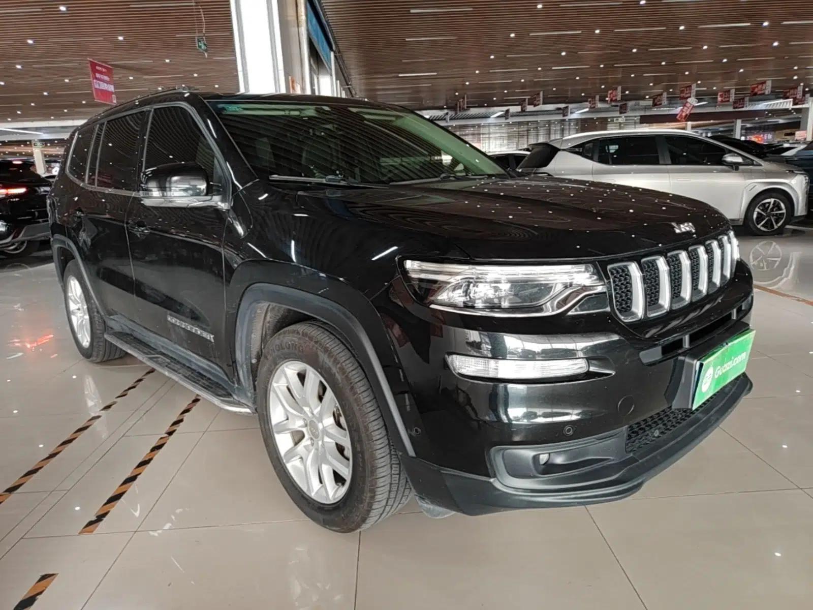 Jeep Commander 2018 2.0T Two-Wheel Drive Enjoy Edition China V — миниатюра 3