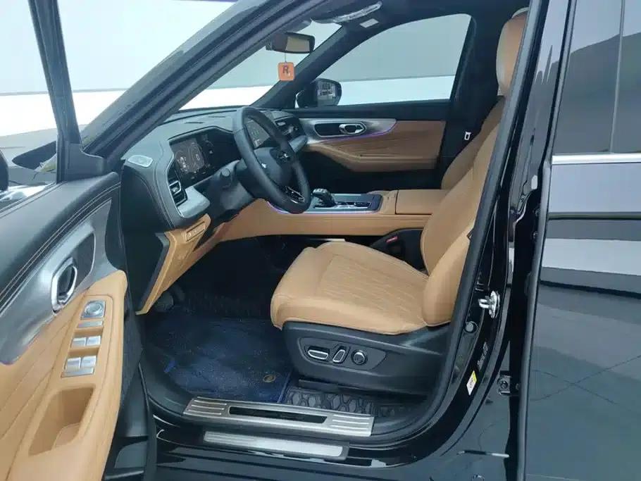Trumpchi GS8 2025 Navigator Series 2.0TGDI 2WD Luxury 5-Seater — миниатюра 9