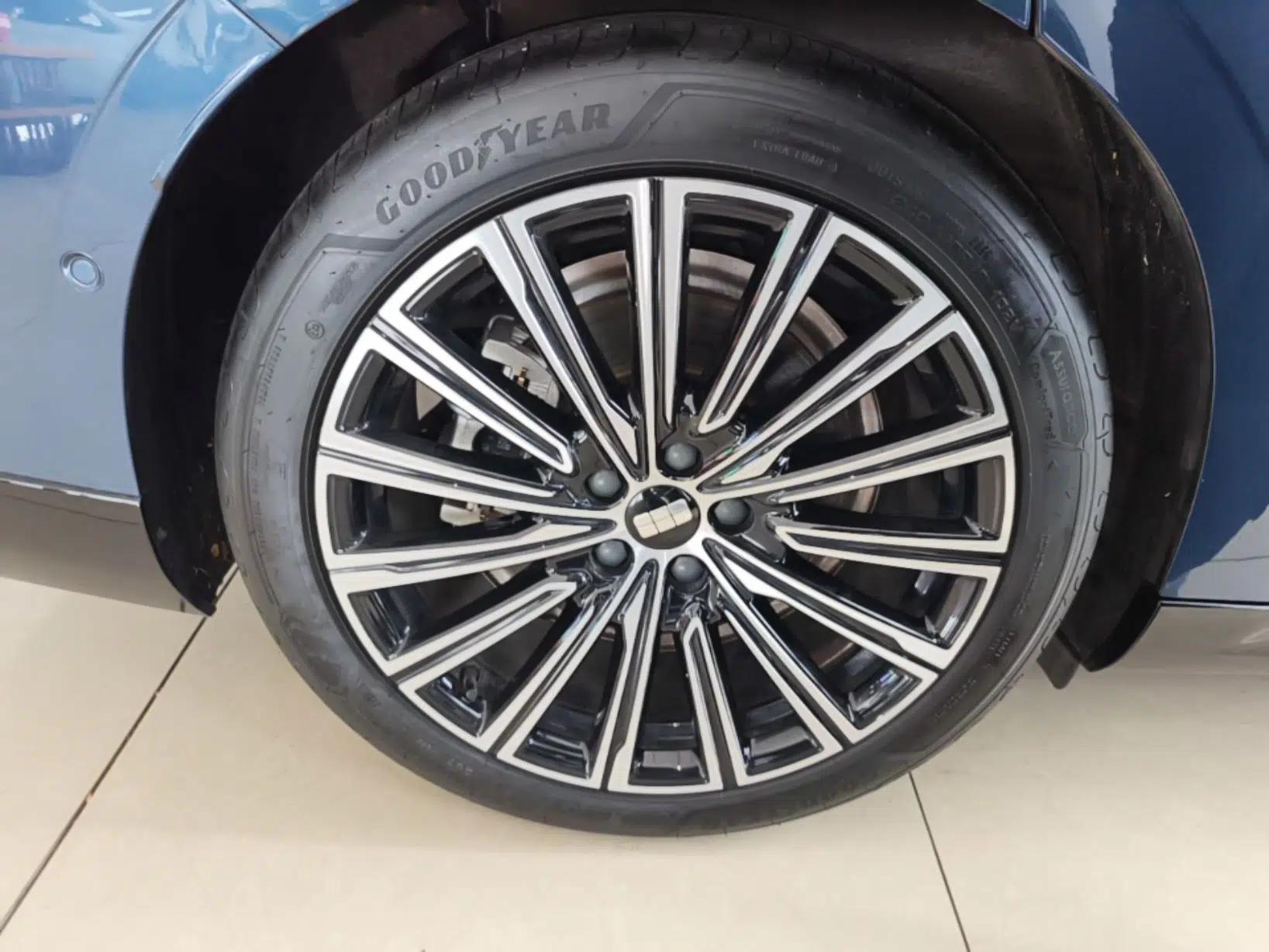 Geely Galaxy 8 2025 130km EM-P Starship Edition — миниатюра 11