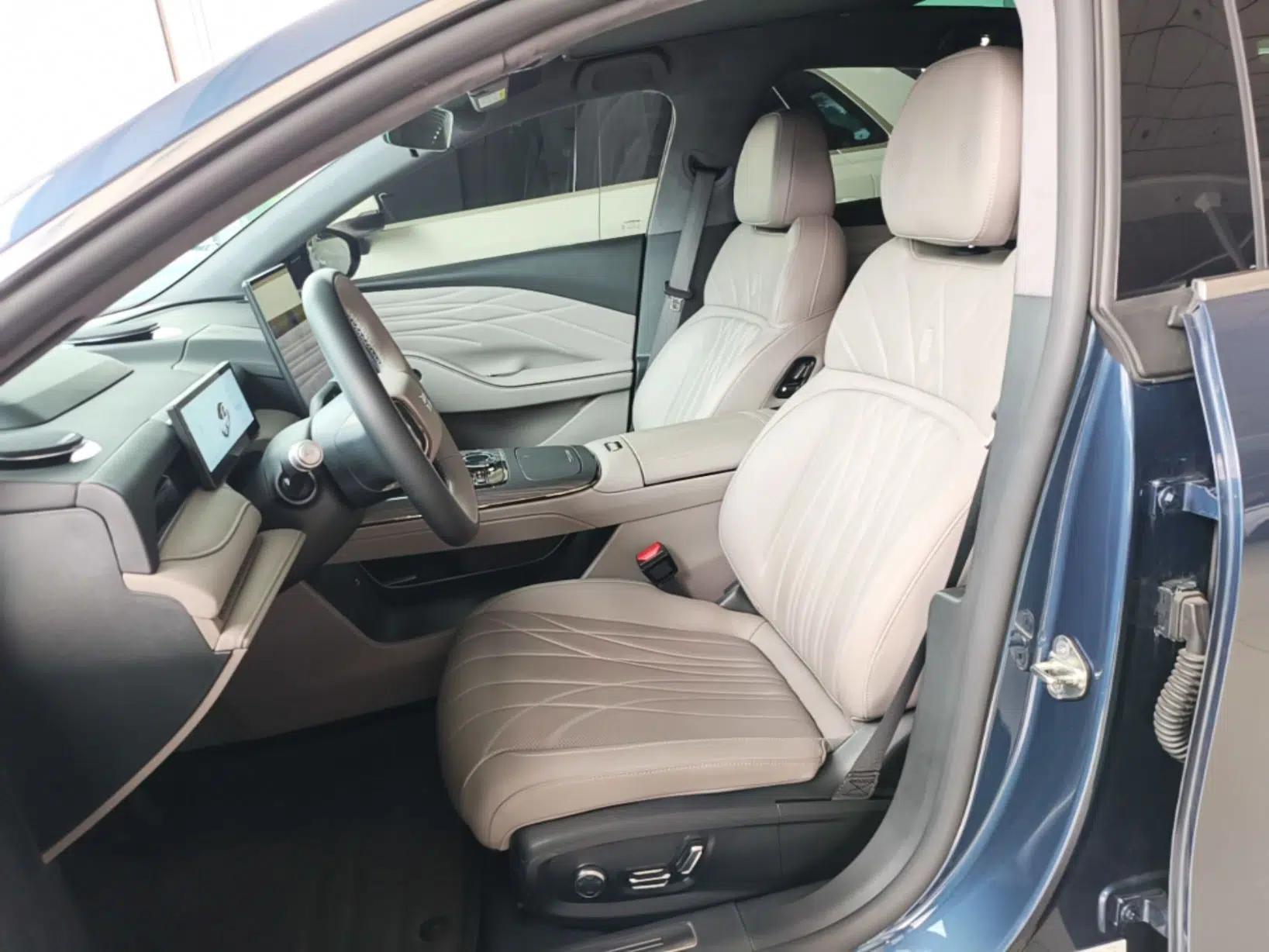 Geely Galaxy 8 2025 130km EM-P Starship Edition — миниатюра 17