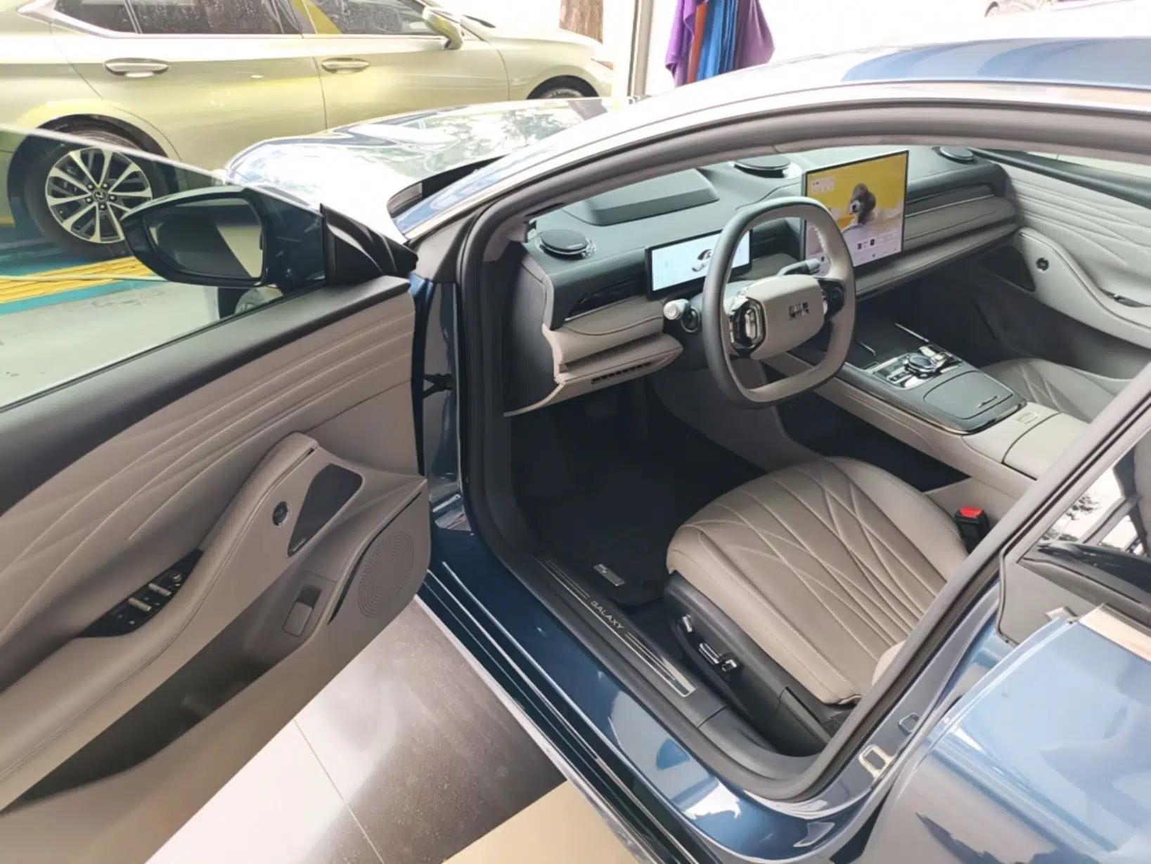 Geely Galaxy 8 2025 130km EM-P Starship Edition — миниатюра 18