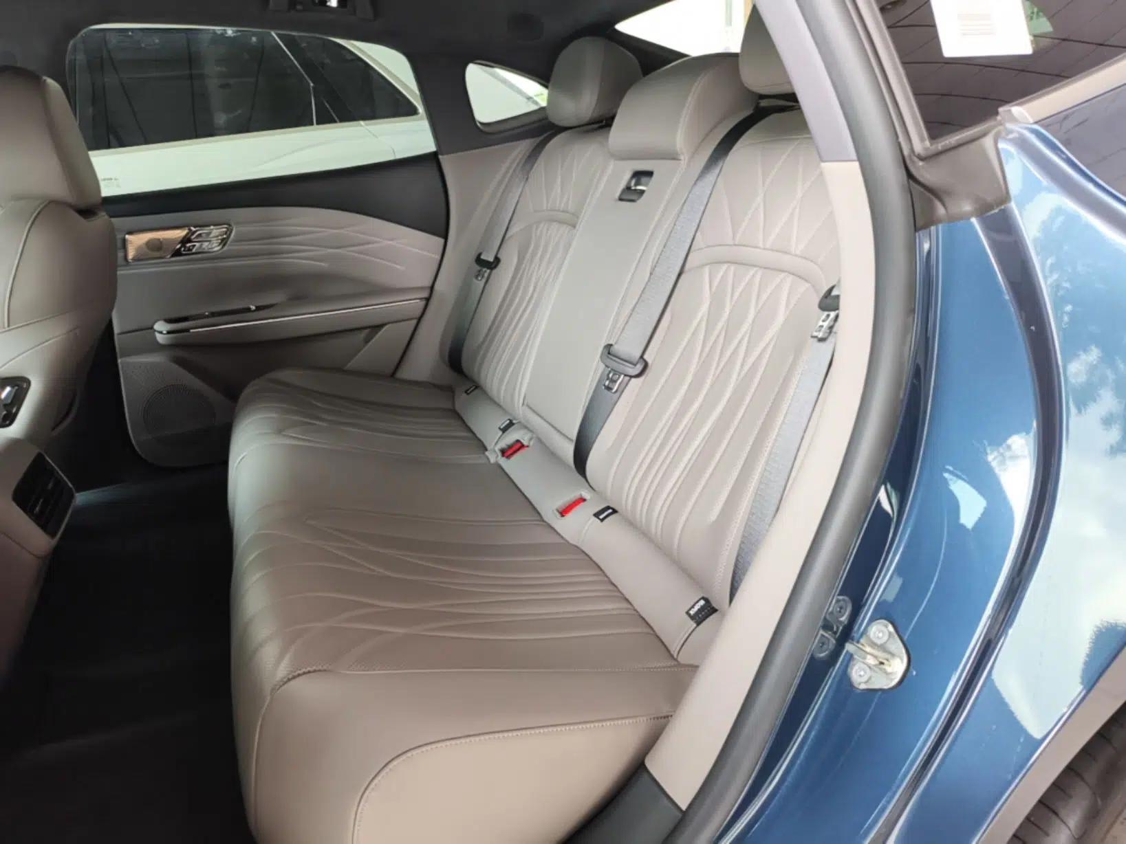 Geely Galaxy 8 2025 130km EM-P Starship Edition — миниатюра 20