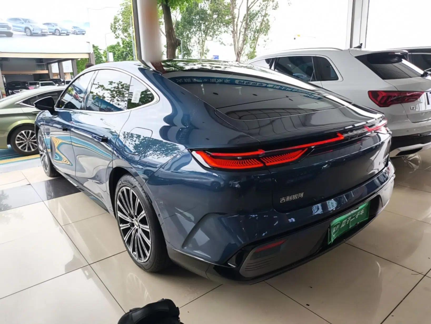 Geely Galaxy 8 2025 130km EM-P Starship Edition — миниатюра 4